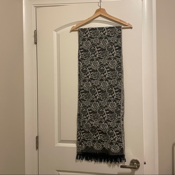 Floral Pattern Scarf - Picture 2 of 3